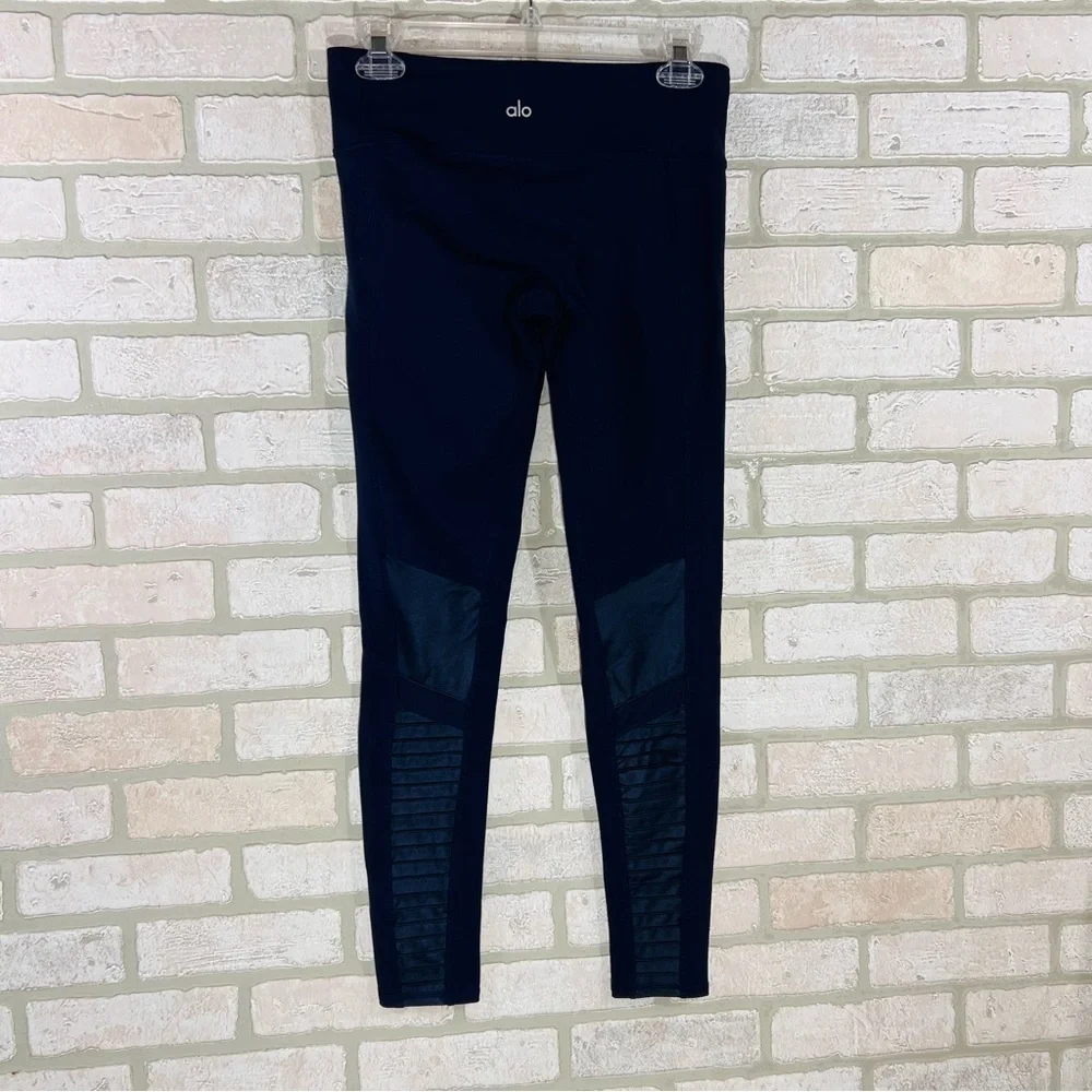 Alo Yoga Moto Leggings in Rich Navy Size S